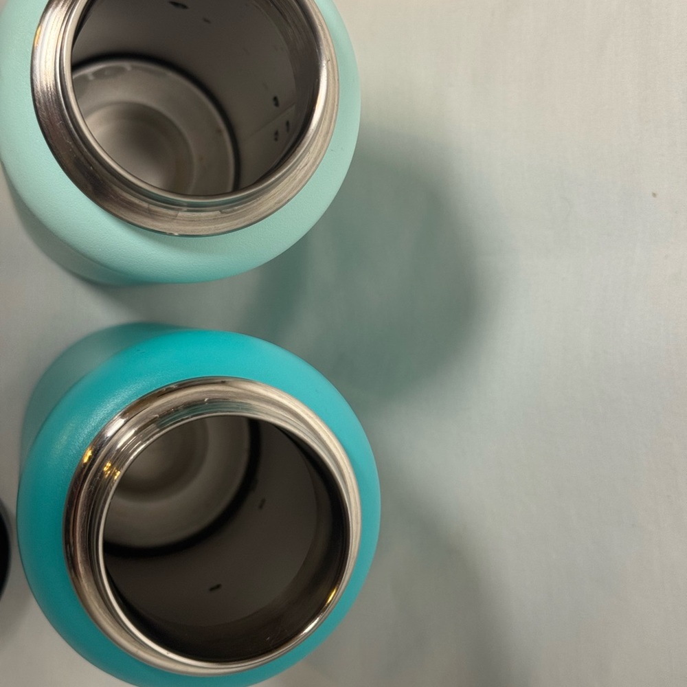 2 Hydroflask 32 oz Turquoise Mint - Picture 4 of 7